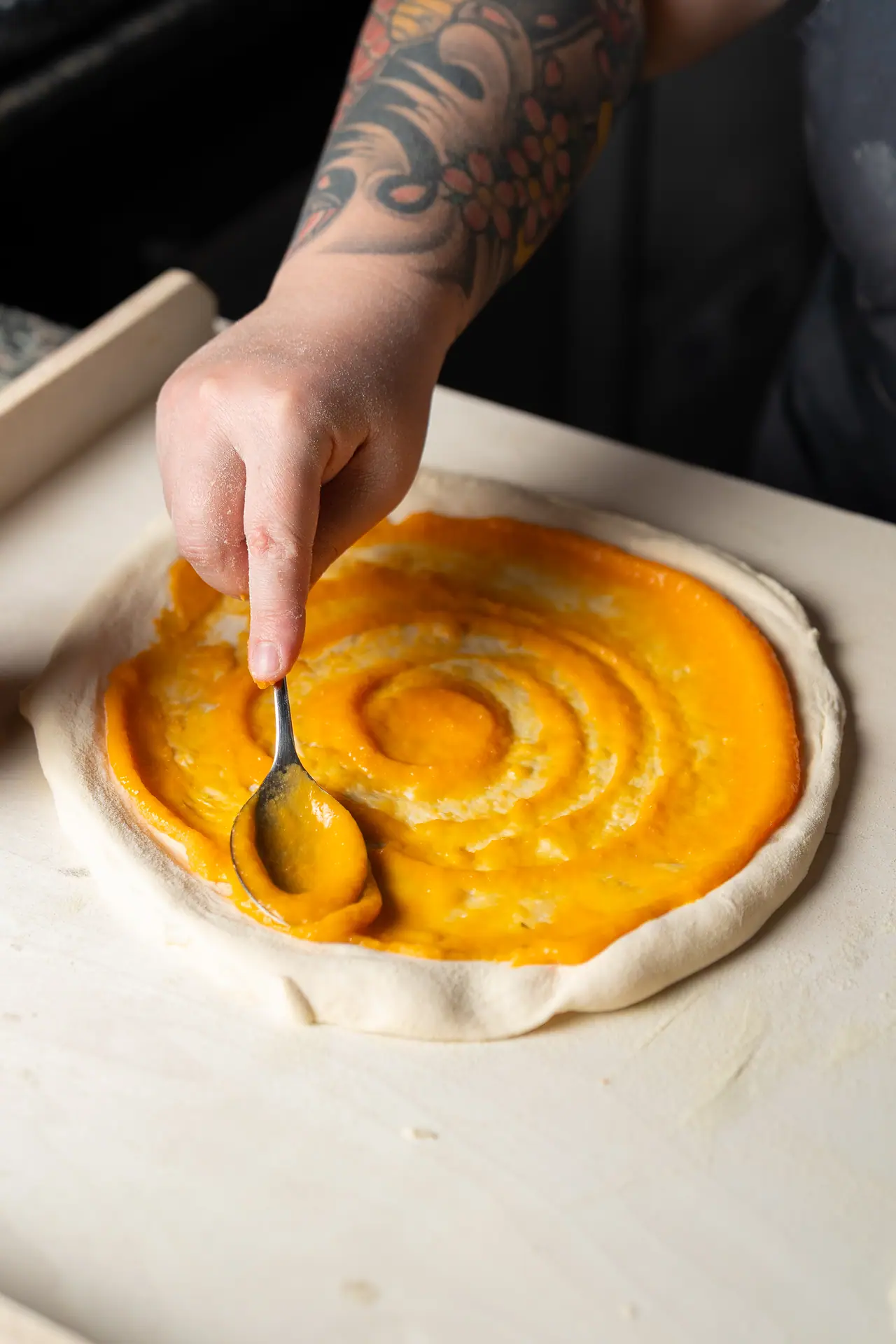 Crema di zucca stesa sulla base