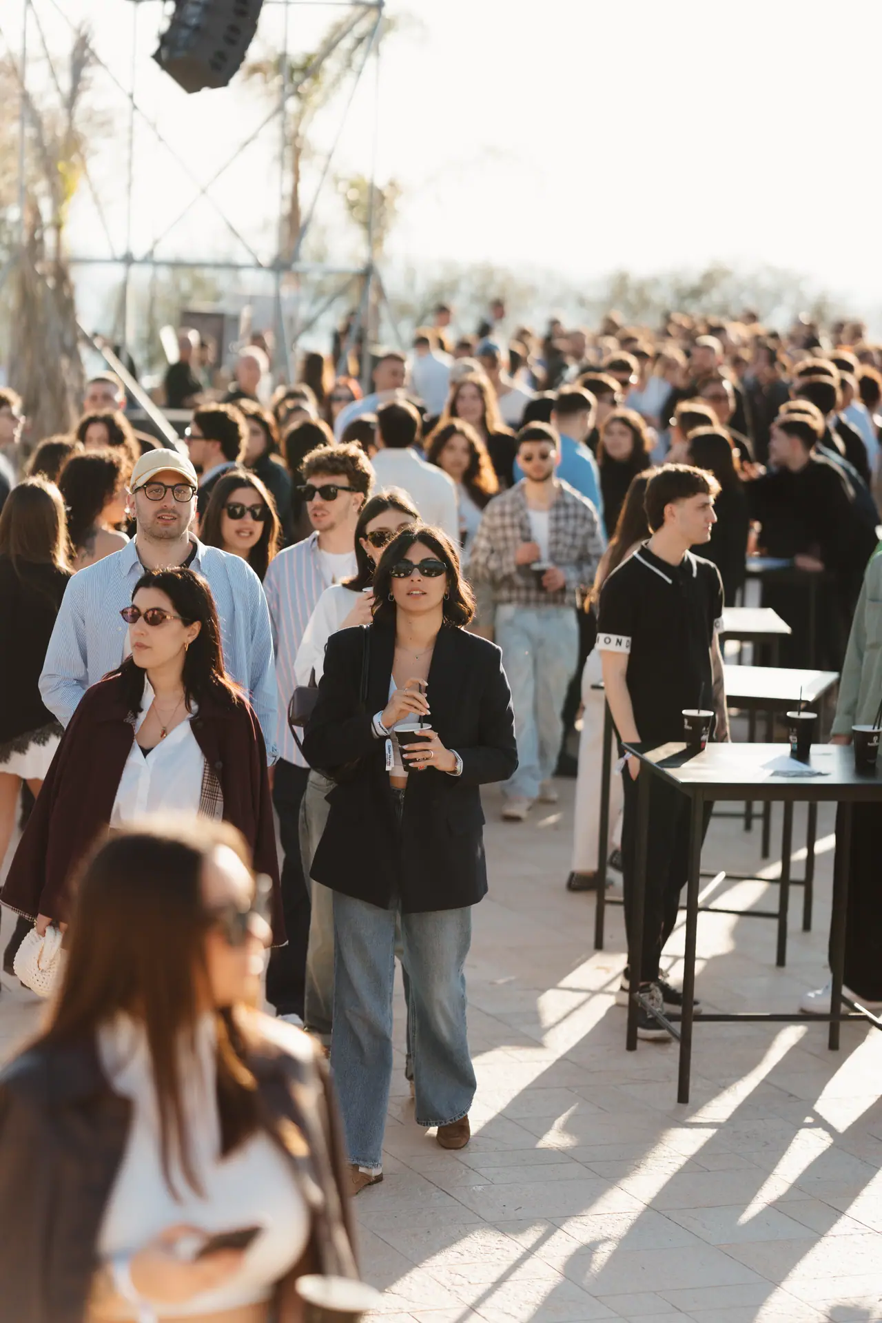 Il pubblico all’arrivo nel resort
