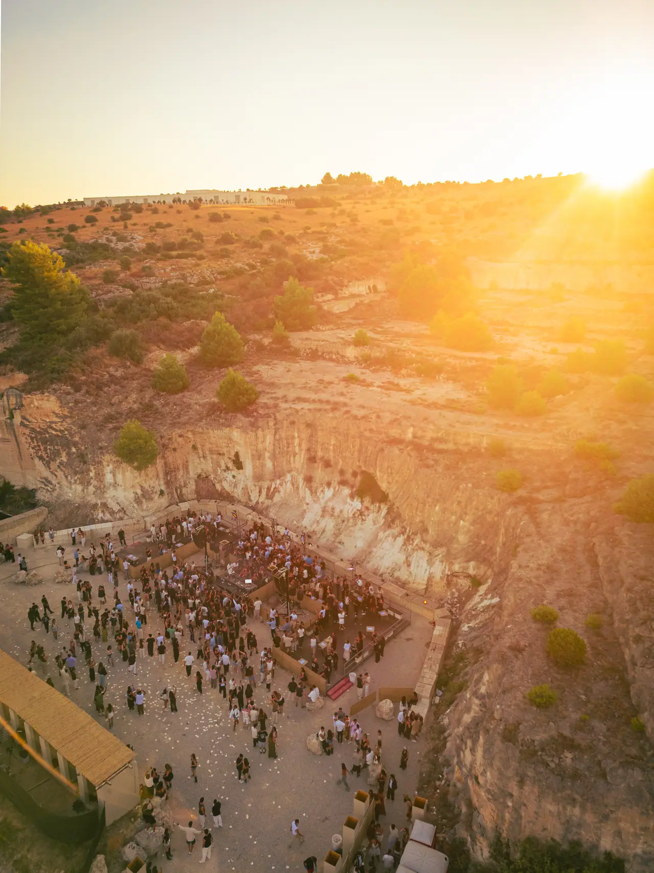 La cava al tramonto vista dal drone